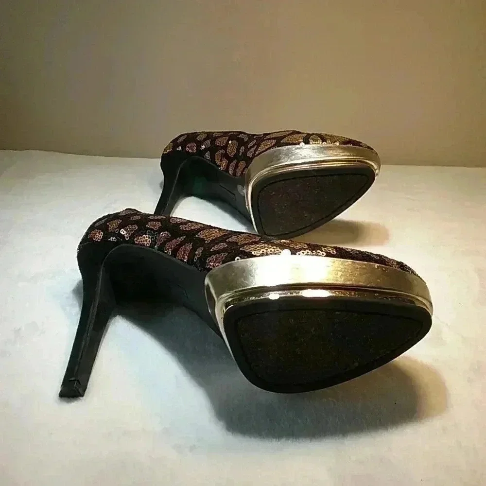 Vince camuro platform gold and  black